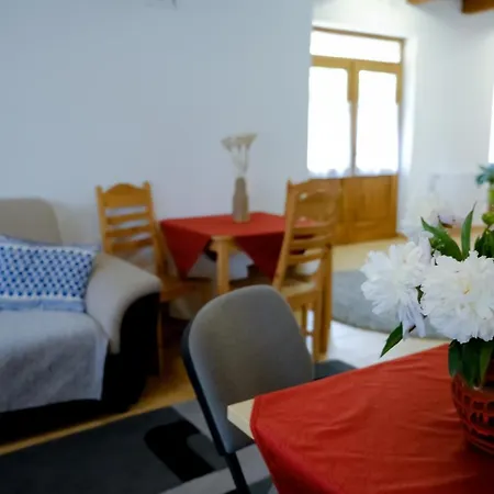 Tundermezo Vendeghaz Guest house *