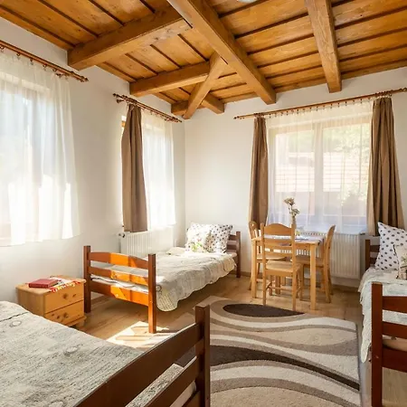 Tundermezo Vendeghaz Guest house *